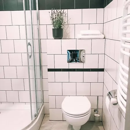 Poznańska19 Nocleg ze śniadaniem *