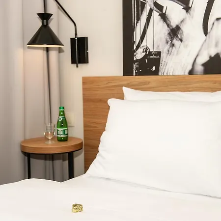 Bed & Breakfast Poznanska19 3*